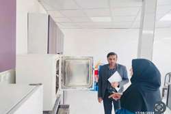 بازدید دکتر احمد پور از آزمایشگاه آب شهرستان میناب