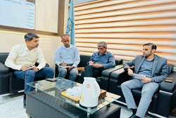 دیدار دکتر احمد پور با خبرنگاران شهرستان میناب در خصوص پویش استانی مراقبت از کودکان زیر ۶ سال